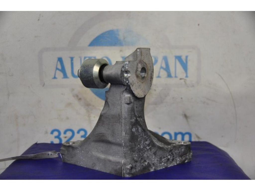 30450AA010 | Кронштейн КПП лів. SUBARU LEGACY BN 14-18