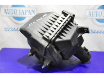 Корпус воздушного фильтра INFINITI M35/M45 04-10