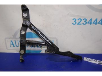 Петля кришки багажника лів. INFINITI G25/G35/G37/Q40 06-14