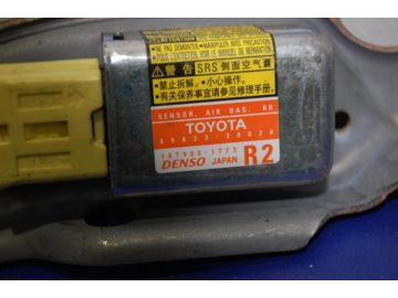 Датчик удару задн. прав. LEXUS GS350 GS300 05-11