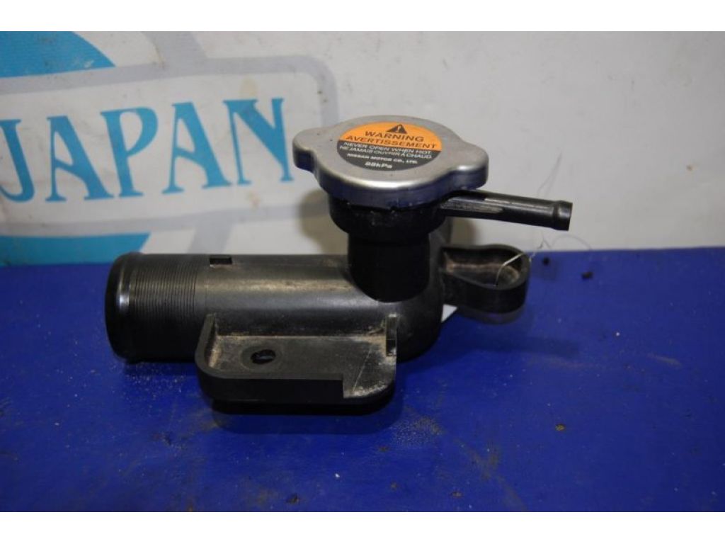 21418-3RA0A | Горловина радіатора NISSAN SENTRA B17 12-21