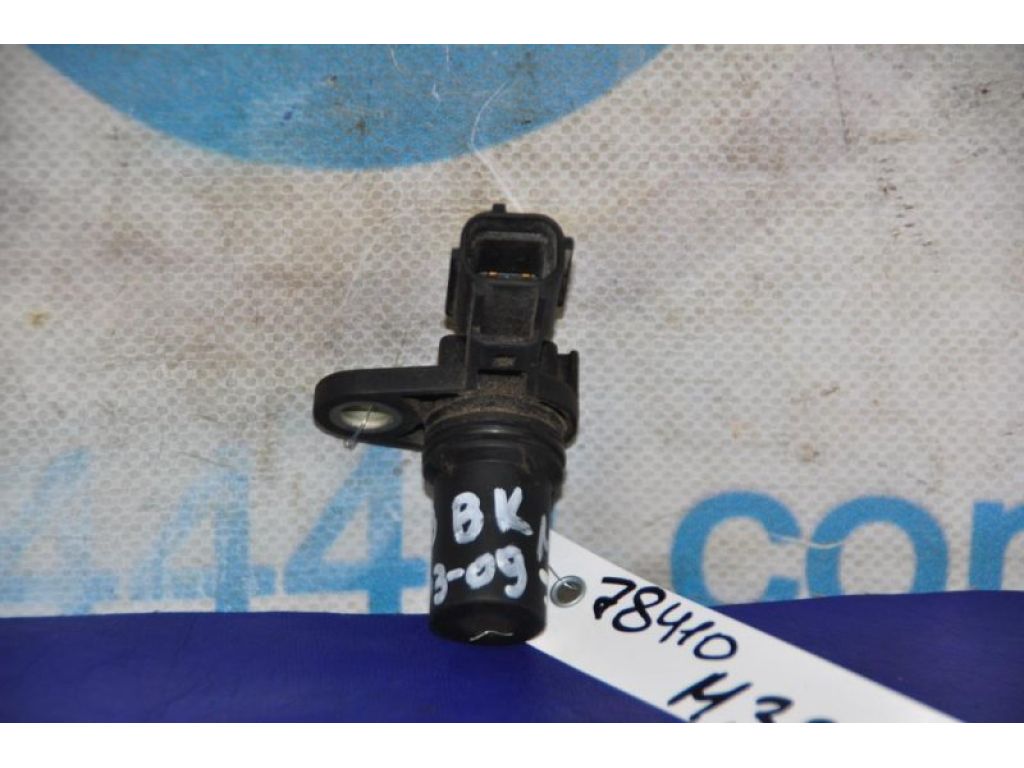 LF01-18-230 | Датчик положения распредвала MAZDA 3 BK 03-08