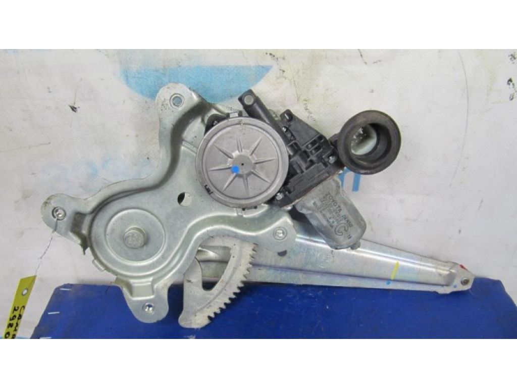 69804-33050 | Склопідйомник задн. лів. TOYOTA CAMRY 40 06-11