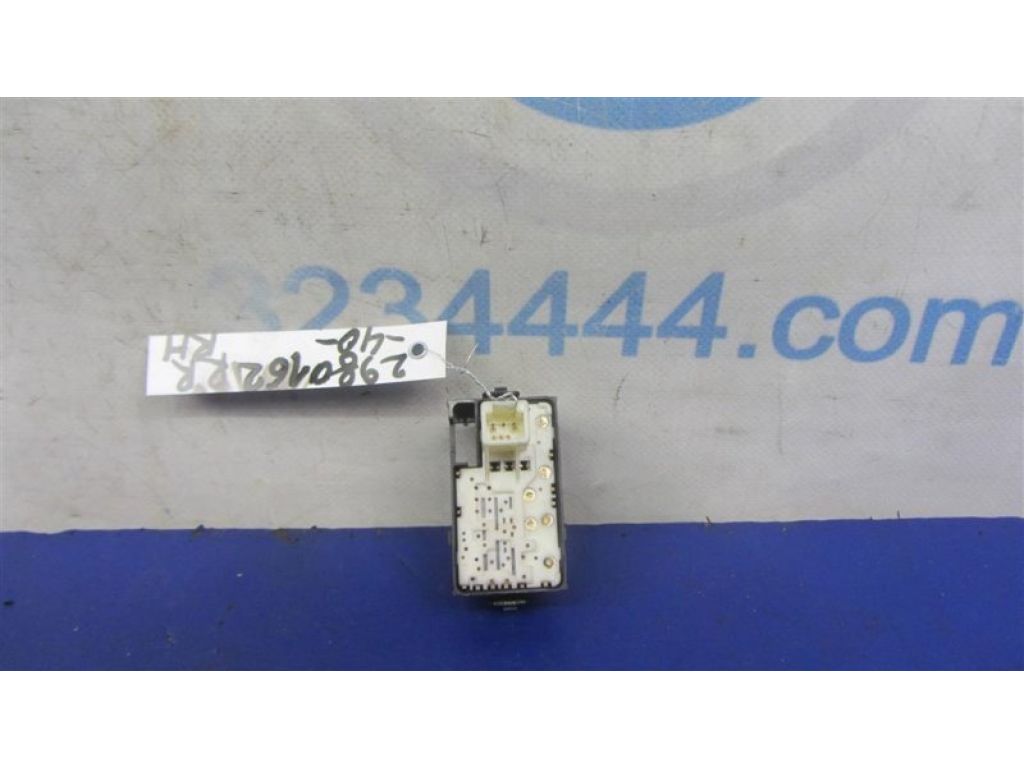 84810-33120 | Кнопка склопідіймача TOYOTA CAMRY 40 06-11 - Фото 3