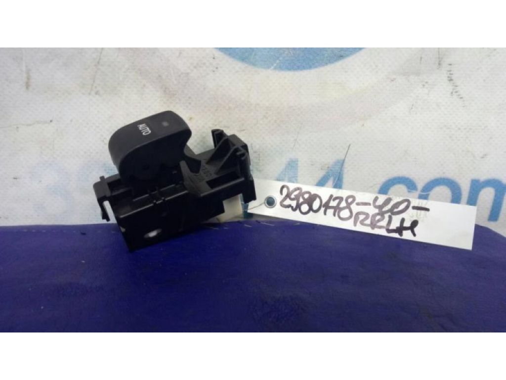 84810-33120 | Кнопка стеклоподъемника задн. лев. TOYOTA CAMRY 40 06-11