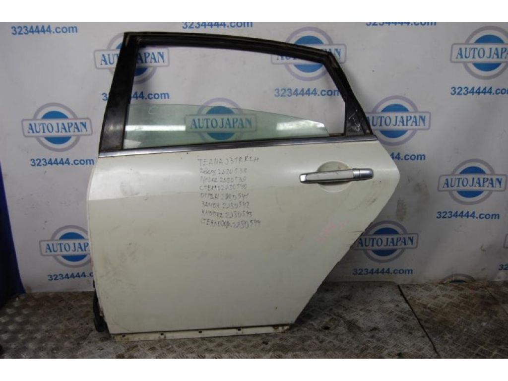 82301-9Y000 | Скло дверей задн. лів. NISSAN TEANA J31 03-07