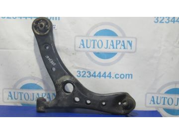 Рычаг передней подвески нижний прав. TOYOTA AVENSIS 03-08