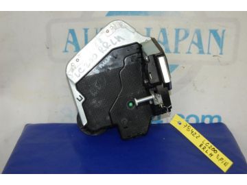 Замок двері задн. лів. TOYOTA LAND CRUISER 200 08-21