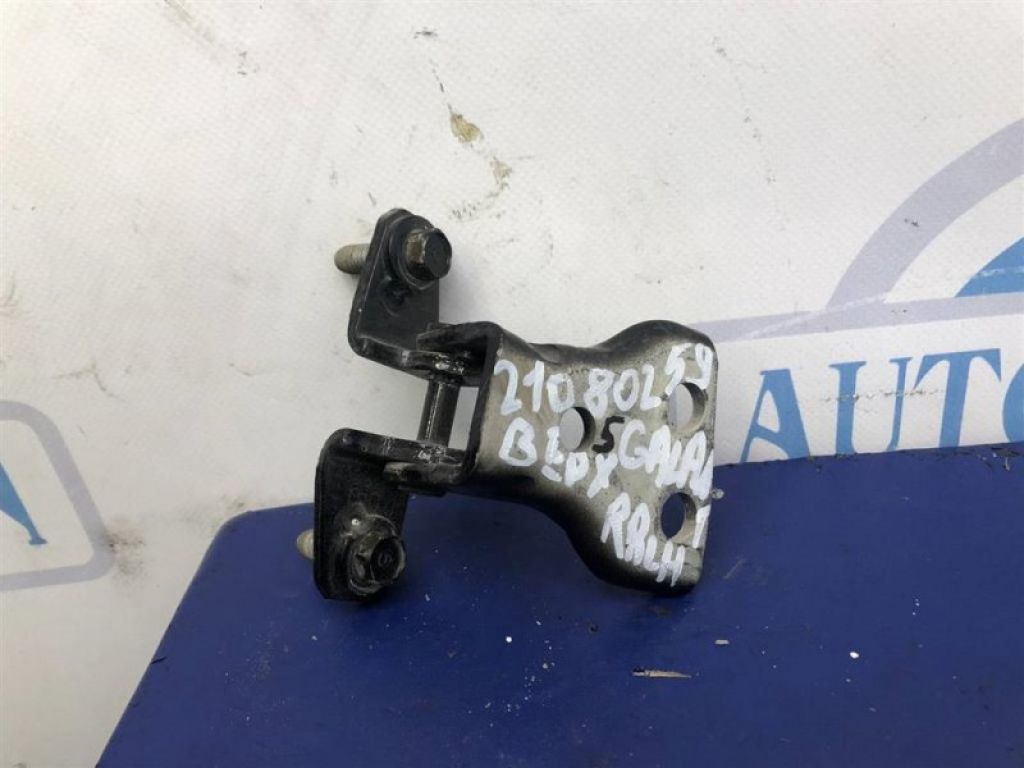 MR220211 | Петля двери верхняя задн. лев. MITSUBISHI GALANT 03-12