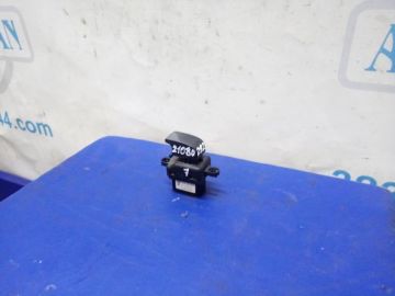 Кнопка стеклоподъемника задн. лев. MAZDA 3 BK 03-08