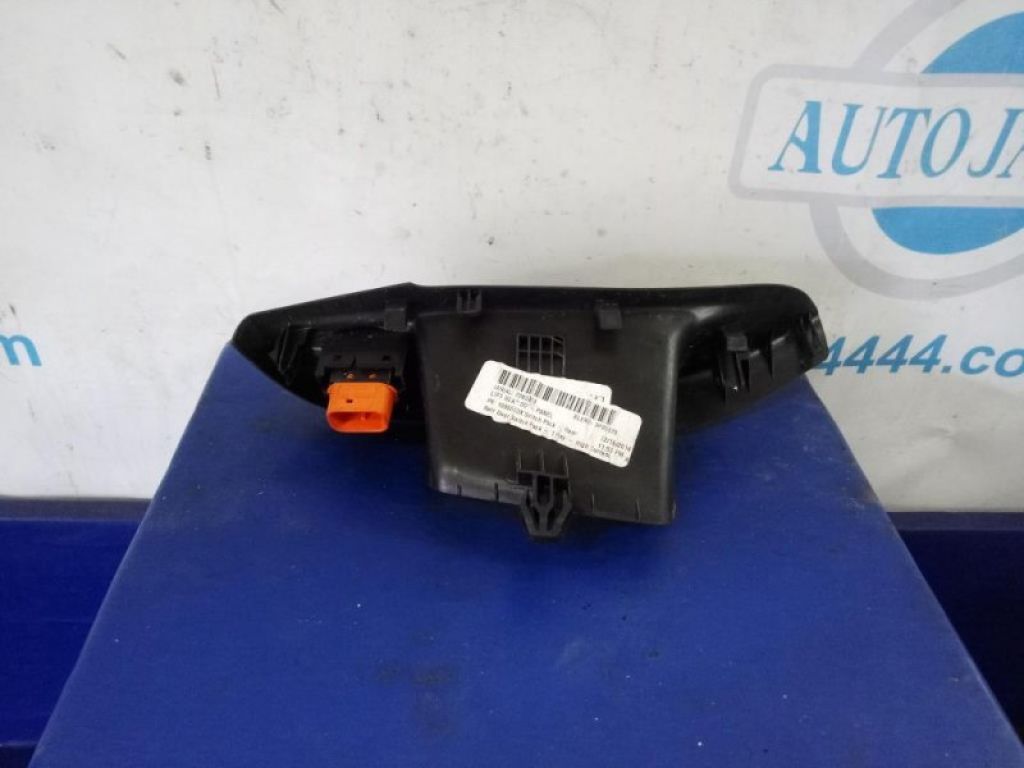 F1EZ-1452-9A | Кнопка стеклоподъемника задн. лев. FORD FOCUS 10-18 - Фото 2