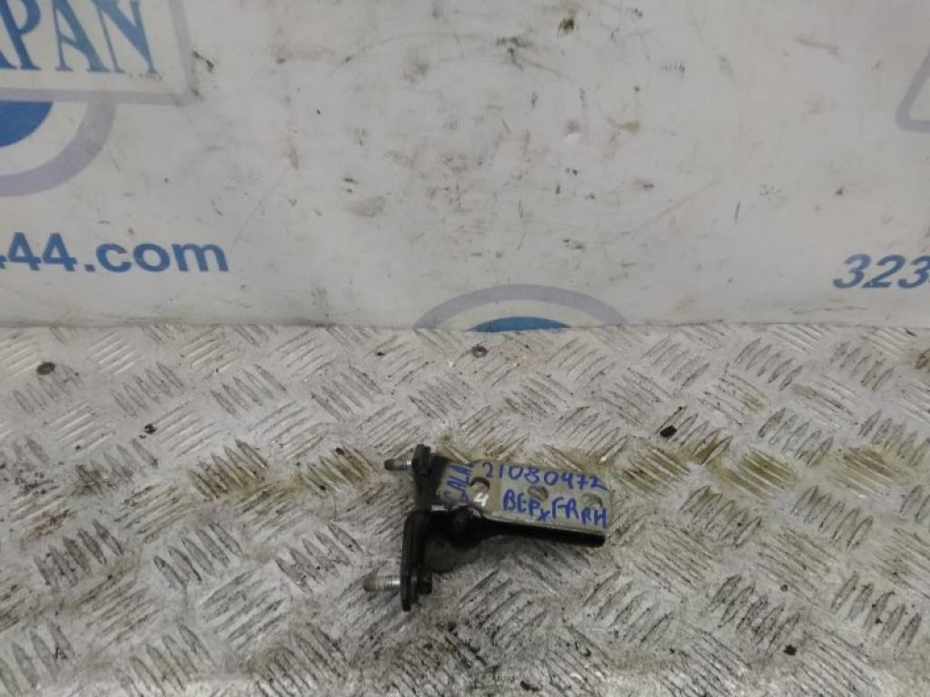 MR271688 | Петля двері верхня передн. прав. MITSUBISHI GALANT 03-12