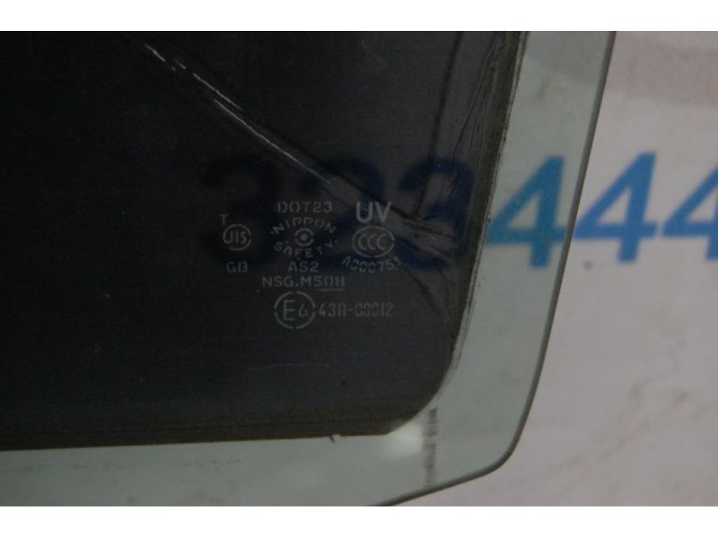 82301-EG00A | Скло дверей задн. лів. INFINITI M35/M45 04-10 - Фото 3