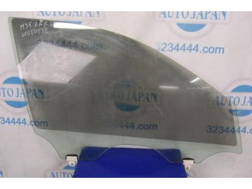 Скло дверей передн. прав. INFINITI M35/M45 04-10