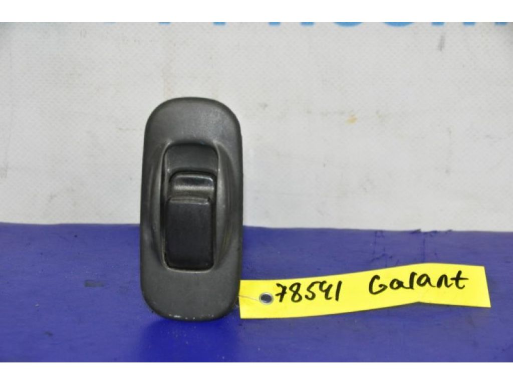 MR225476 | Кнопка склопідіймача MITSUBISHI GALANT 97-03