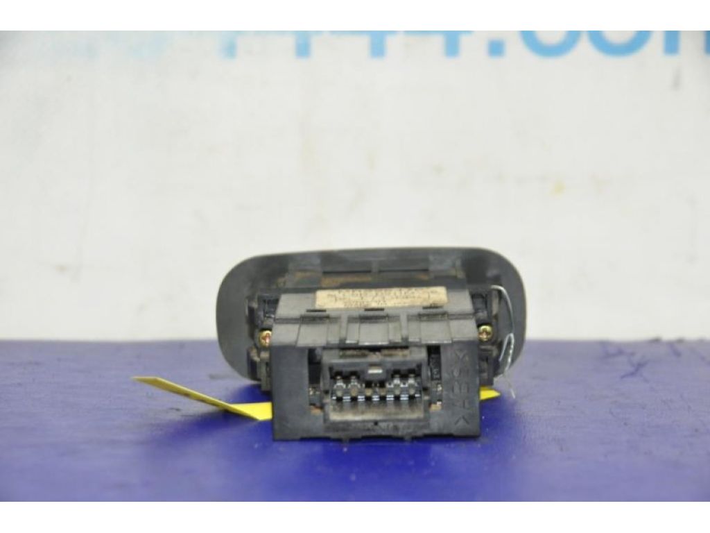MR225476 | Кнопка склопідіймача MITSUBISHI GALANT 97-03 - Фото 4