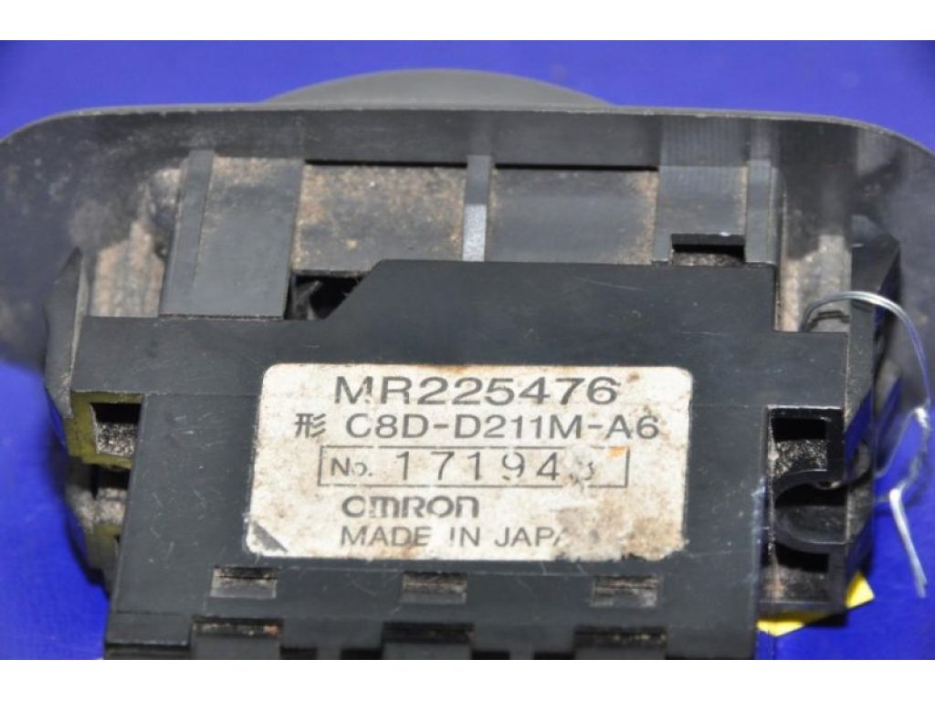 MR225476 | Кнопка склопідіймача MITSUBISHI GALANT 97-03 - Фото 5