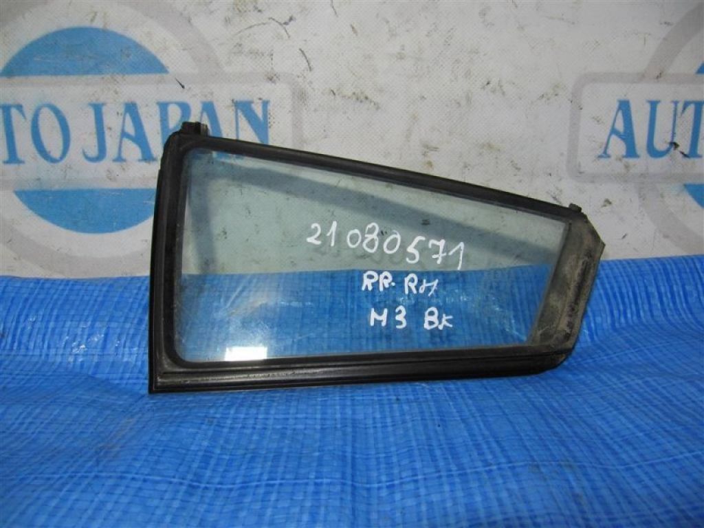 BN8V-72-661A | Скло дверей глухе задн. прав. MAZDA 3 BK 03-08