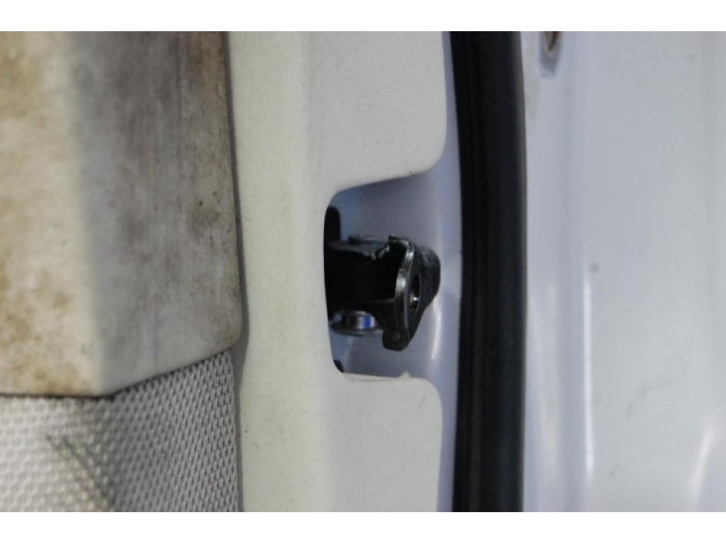 68640-50030 | Ограничитель двери задн. лев. LEXUS LS430 00-06