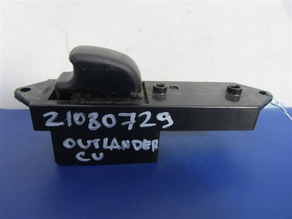 MR587792 | Кнопка стеклоподъемника задн. прав. MITSUBISHI OUTLANDER 03-07