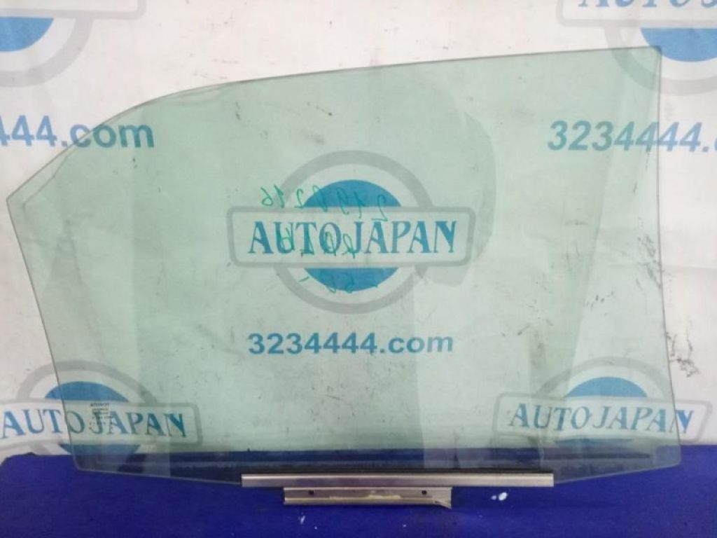 68104-06170 | Скло дверей задн. лів. TOYOTA CAMRY 50 12-15