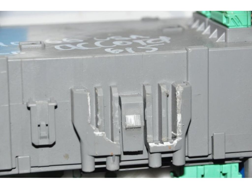 38200-TA0-A51 | Блок предохранителей салон HONDA ACCORD USA 07-12 - Фото 5