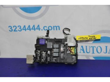 Блок запобіжників салон TOYOTA MATRIX 02-08