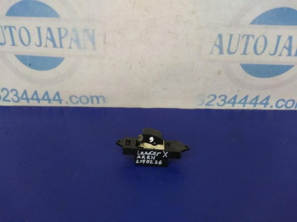 MR587944 | Кнопка склопідіймача задн. лів. MITSUBISHI LANCER X 10 07-15