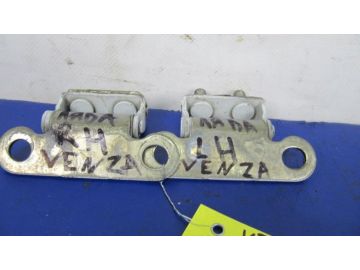 Петля двері TOYOTA VENZA 09-16
