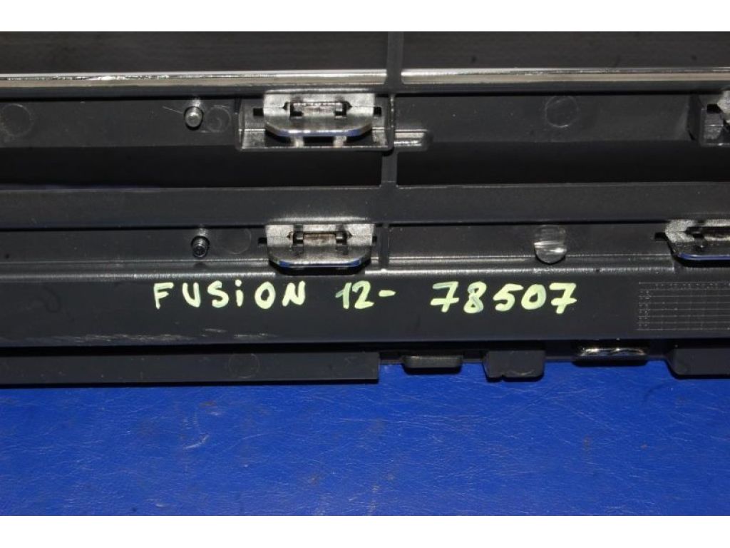 DS7Z-8200-BA | Решітка радіатора FORD FUSION 14- - Фото 2