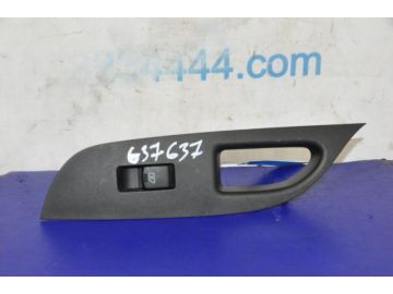 Кнопка стеклоподъемника задн. лев. INFINITI G25/G35/G37/Q40 06-14