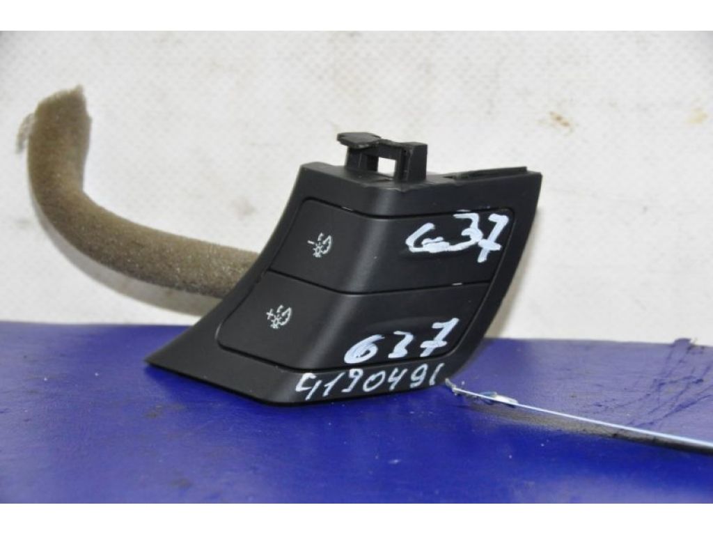 25273-JK60A | Кнопки на руль INFINITI G25/G35/G37/Q40 06-14