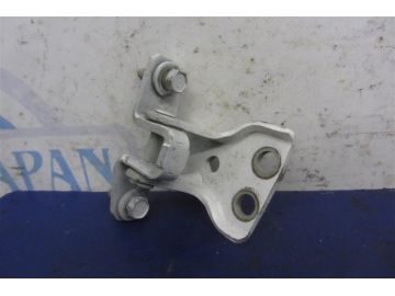 Петля двери верхняя задн. лев. MITSUBISHI GALANT 03-12