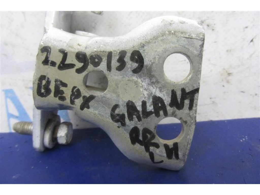 MR220211 | Петля двери верхняя задн. лев. MITSUBISHI GALANT 03-12 - Фото 2