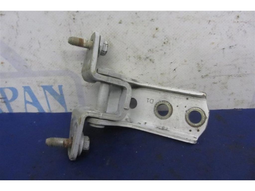 MR271688 | Петля двері нижня задн. лів. MITSUBISHI GALANT 03-12