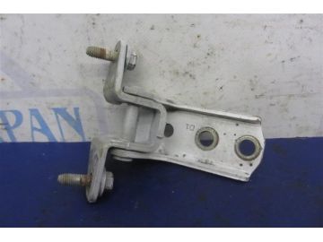 Петля двери нижняя задн. лев. MITSUBISHI GALANT 03-12