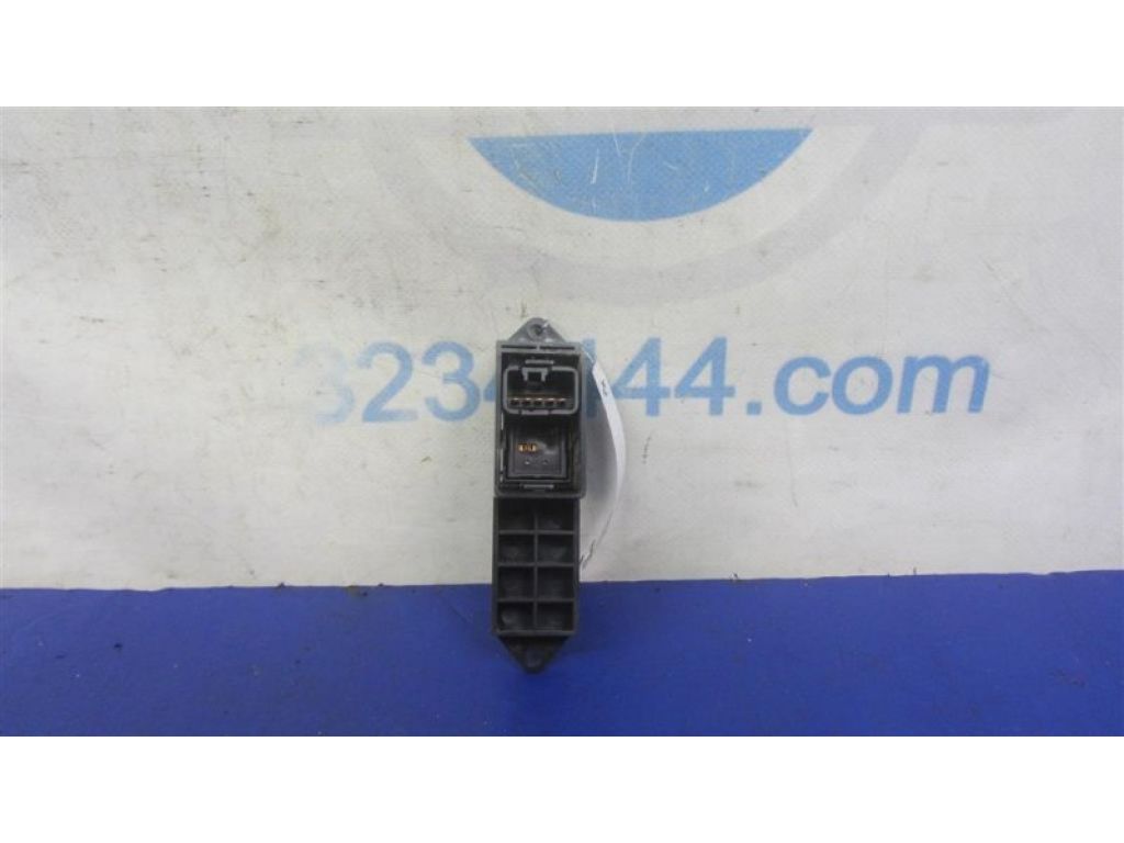MR587792 | Кнопка стеклоподъемника MITSUBISHI OUTLANDER 03-07 - Фото 3