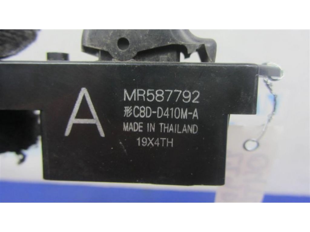 MR587792 | Кнопка стеклоподъемника MITSUBISHI OUTLANDER 03-07 - Фото 4