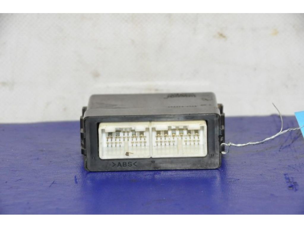 89225-30010 | Блок керування центральним замком LEXUS GS350 GS300 05-11 - Фото 2