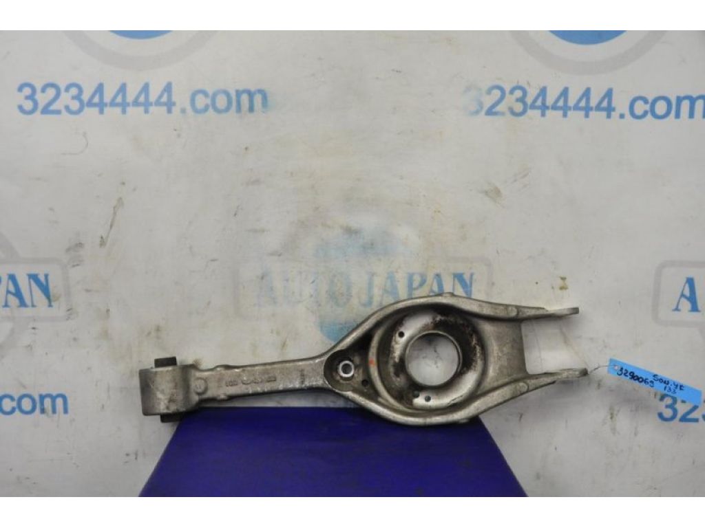 55210-3Q110 | Важіль задньої підвіски нижній поперечний лів. HYUNDAI SONATA YF 10-14