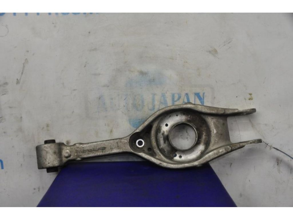 55220-3Q110 | Рычаг задней подвески поперечный нижний прав. HYUNDAI SONATA YF 10-14