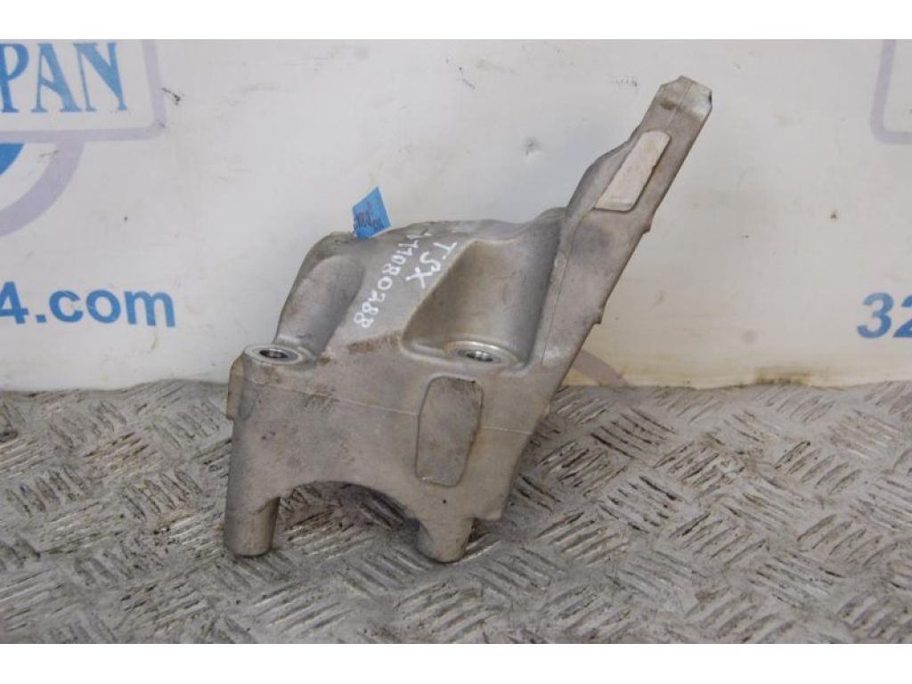 11910-RAA-A00 | Кронштейн двигателя ACURA TSX 04-08