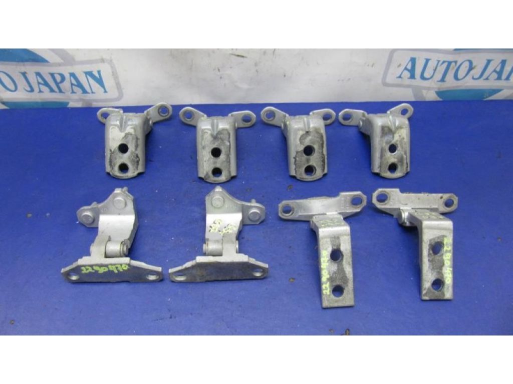 Петля двери INFINITI G25/G35/G37/Q40 06-14