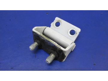 Петля кришки багажника лів. MITSUBISHI OUTLANDER 03-07