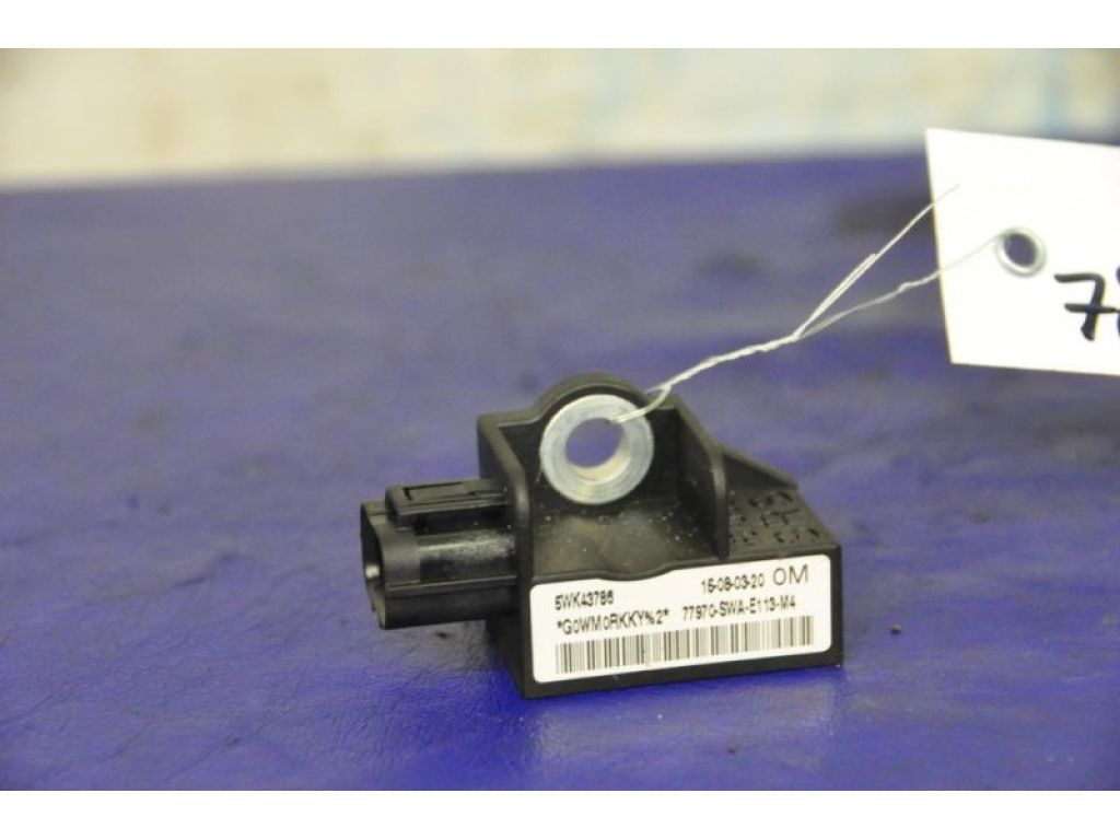 77970-SWA-E11 | Датчик удара HONDA CRV 06-12 - Фото 3