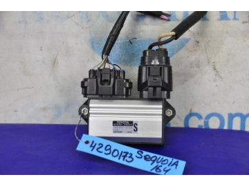 Блок электронный TOYOTA SEQUOIA 01-07