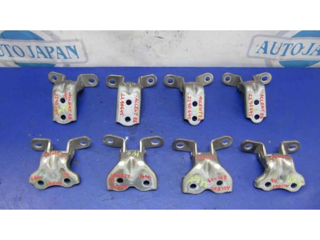 Петля двері HYUNDAI ACCENT RB 10-