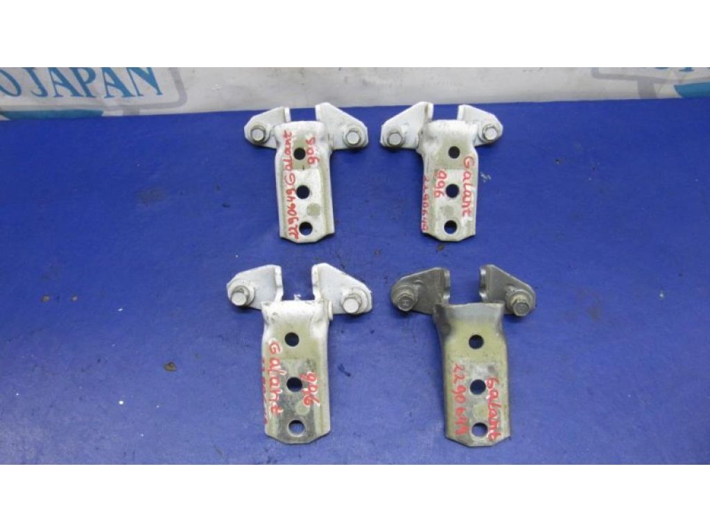 Петля двері MITSUBISHI GALANT 03-12