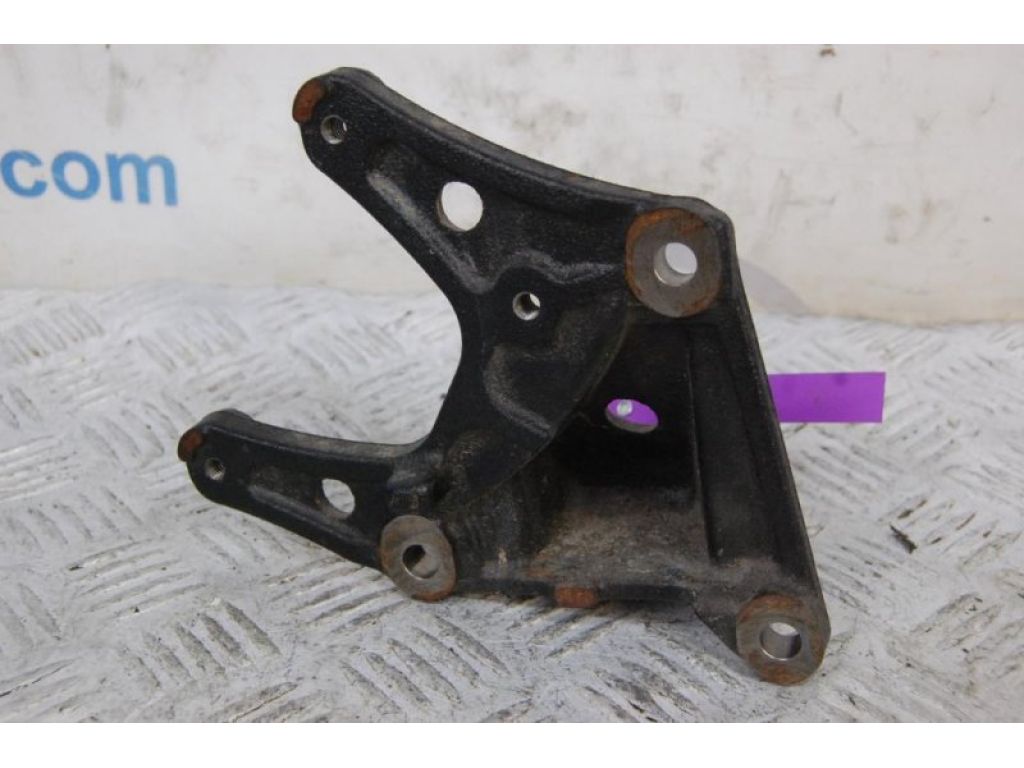 12311-0V160 | Кронштейн двигуна передн. TOYOTA CAMRY 50 12-15