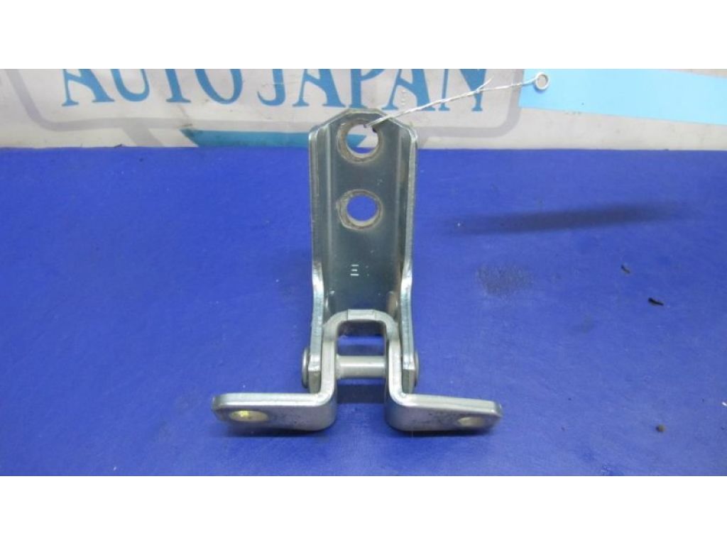 5702A005 | Петля двері нижня задн. лів. MITSUBISHI LANCER X 10 07-15